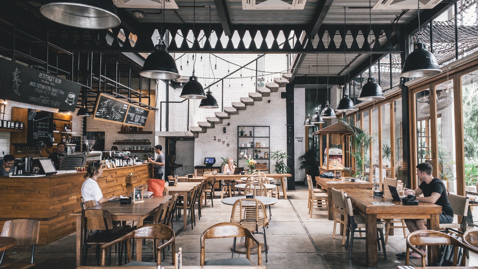 Domenico's On The Lake interior